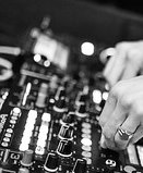 DJ mixer